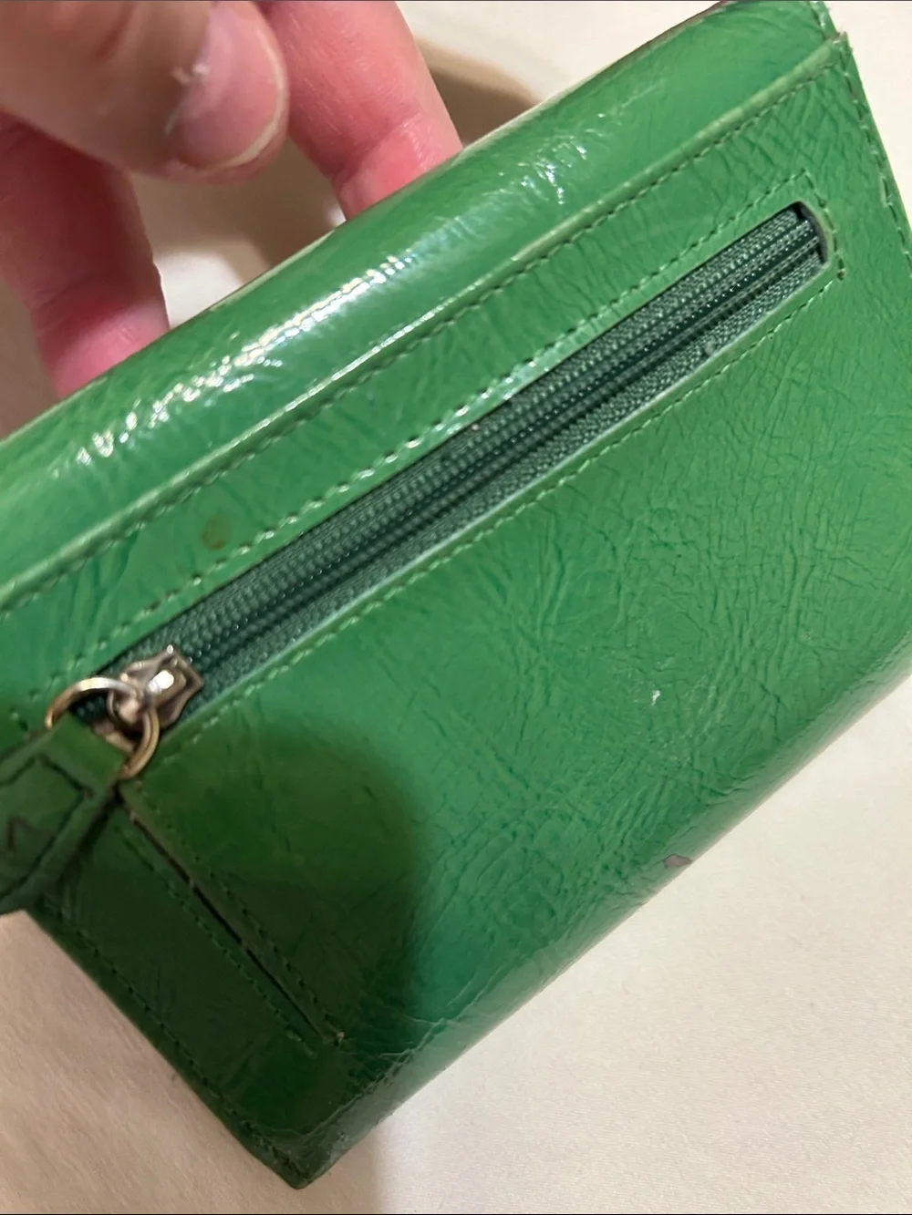 Liz Claiborne Emerald Green Leather Fold Wallet with Gold Tone Clasp
